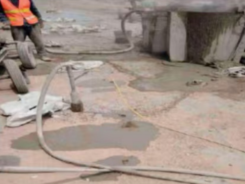 宁阳水泥混凝土路面板底注浆技术 路面脱空注浆整治方案