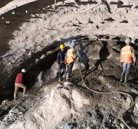 宁阳拱顶带模注浆料的施工流程及注意事项